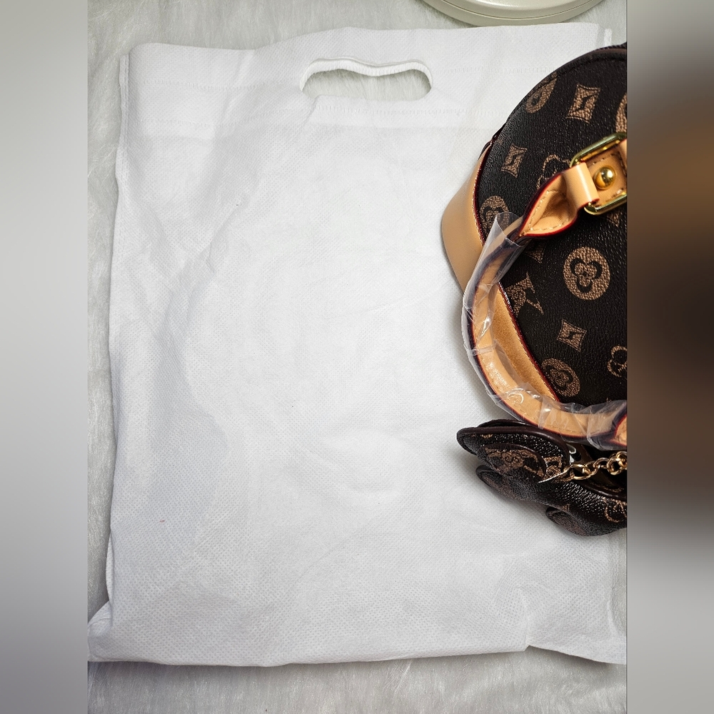 NWOT Majure Designer Black and Tan Women's Handbag With Dog Hangtag And Dustbag - Picture 11 of 11